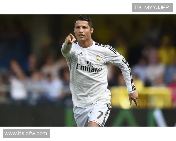 足球球星穿塔赛场驰骋展现非凡实力引爆全球球迷热情